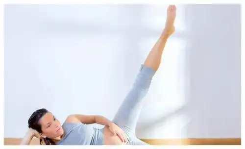 苗苗大着肚子练一字马,动作幅度让人操心,网友:郑恺,快管管