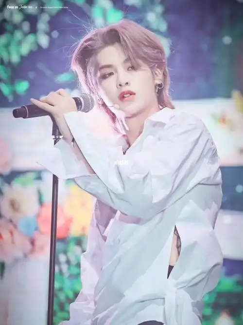 黄明昊苏州演唱会