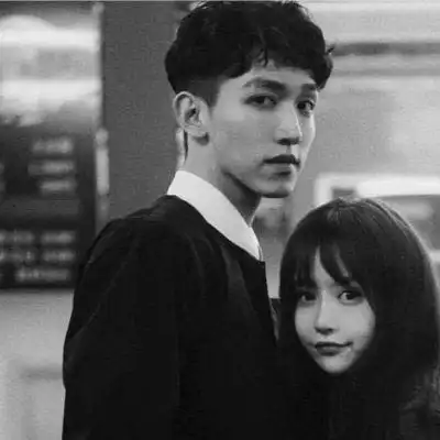 冷酷黑暗系情侣头像一对两张情侣头像黑白双人