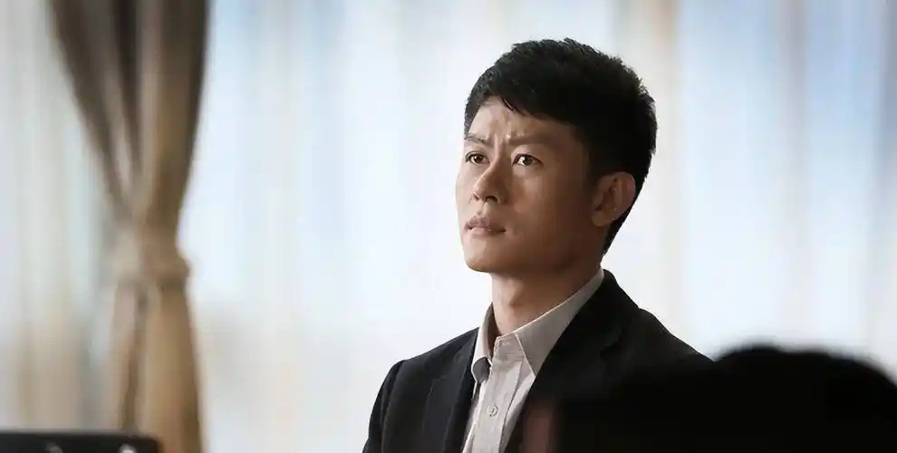 李健:多次艺考不服输,娶初恋生一女,演员路上有两位贵人相助_李湘