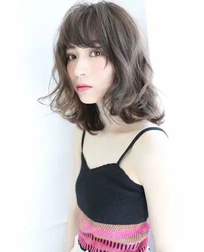 齐肩空气感烫发发型