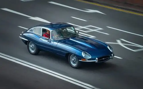 捷豹e-type-02—华为杂志锁屏