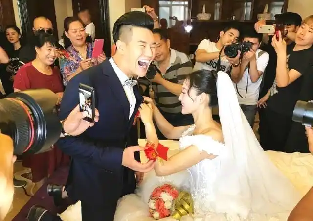 长大后的童星阿尔法成秃顶尤浩然胖到认不出她美得不像话