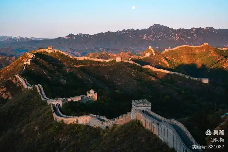 气吞山河金山岭长城