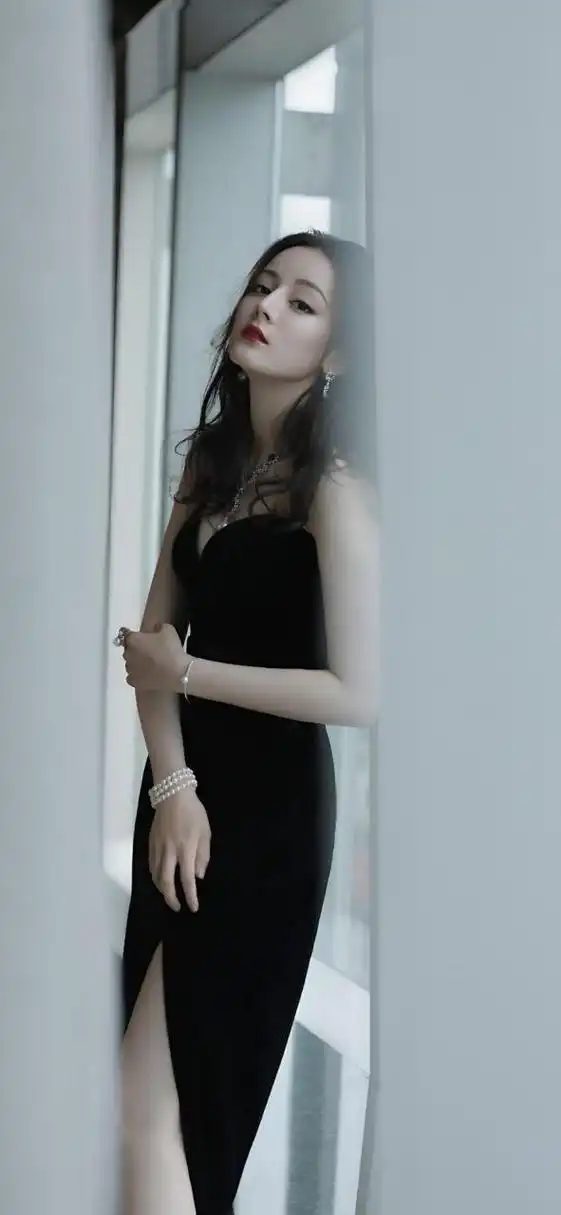 迪丽热巴的皮肤真是美得让人惊叹!