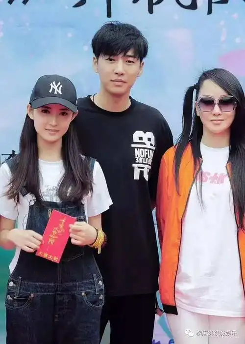 杨紫,邓伦,陈钰琪,罗云熙,王一菲,廖劲锋,邹廷威等主演,以及音乐总监