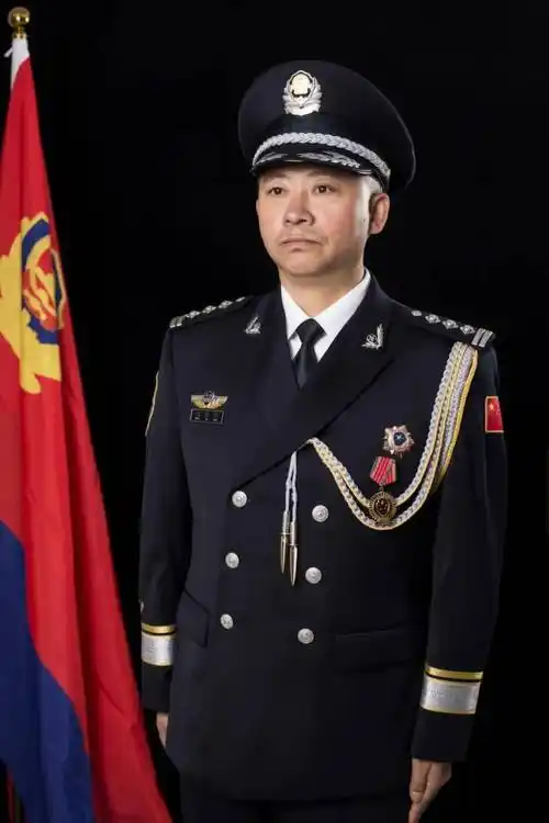 你好,警察节!怒江公安最美警礼服照片合集来啦_英姿_荣耀_警服