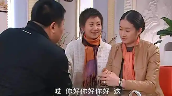 马大帅2:胡总撩扯裴倩,结果一看她男朋友出来了,立马走人-影视综视频