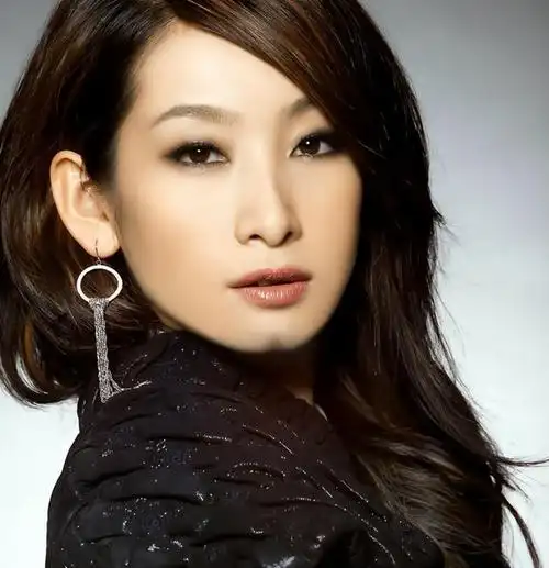 唐静:前夫和秦海璐结婚后,独自陪儿子长大,如今的选择令人泪目