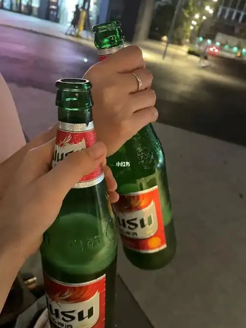 集美们有没有在大街上喝酒的经历00