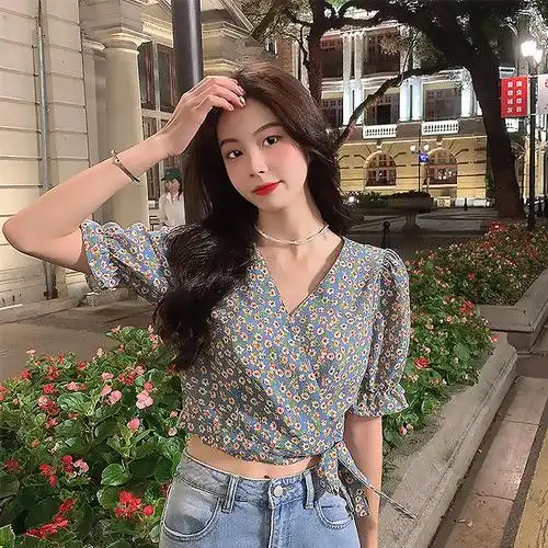 春夏季新款韩版洋气碎花雪纺衫ins火网红设计感短袖衬