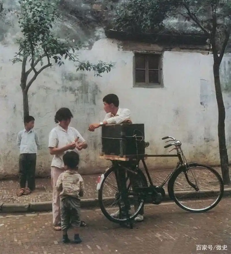 这些70年代的老照片:再也回不去的童年,不知看哭了多少人?