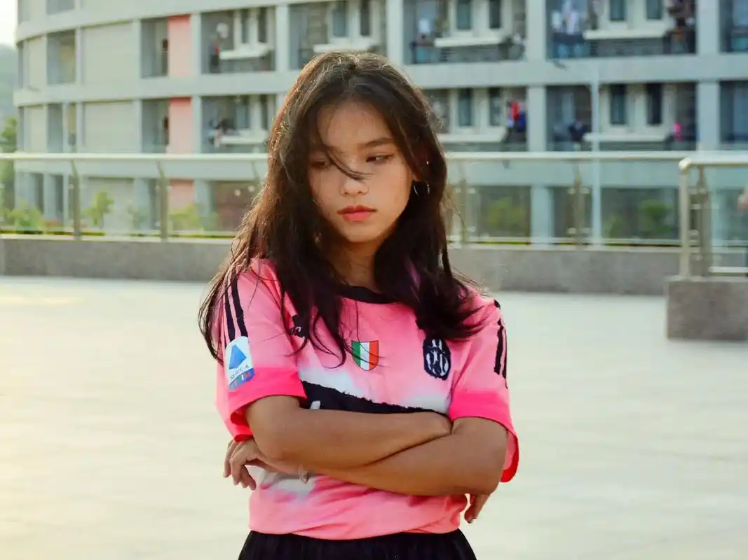 黑皮 #球衣 #夏天 南亚热带黝黑的皮肤和不羁的性格  - 抖音