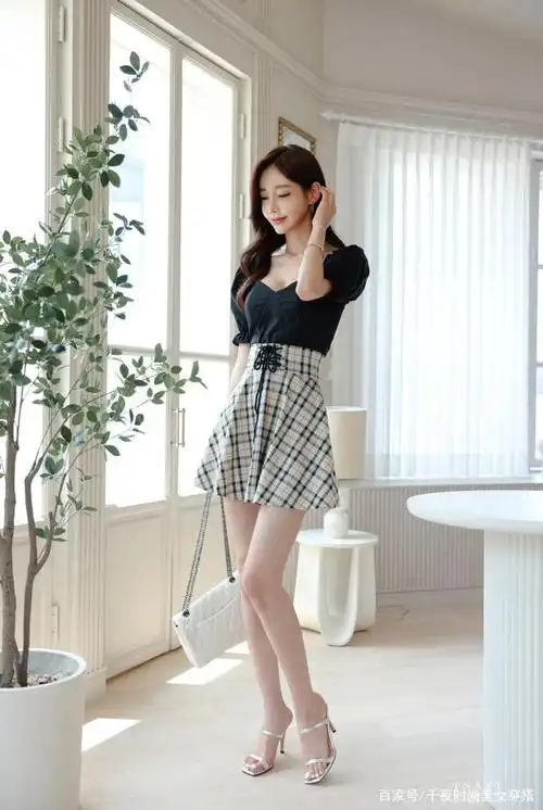 孙允珠:韩国女神,田园风低胸束腰短裙,白嫩肌肤养眼美腿