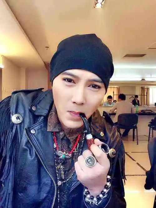 《非常完美》被称为"网红炮制机",吴大伟,洪尧人设早就崩塌!