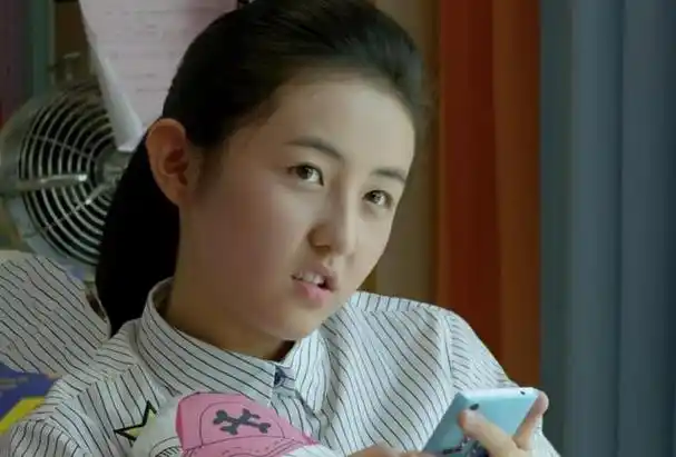 "国民闺女"张子枫:被冯小刚夸奖,与徐峥搭戏,内心强大演技棒