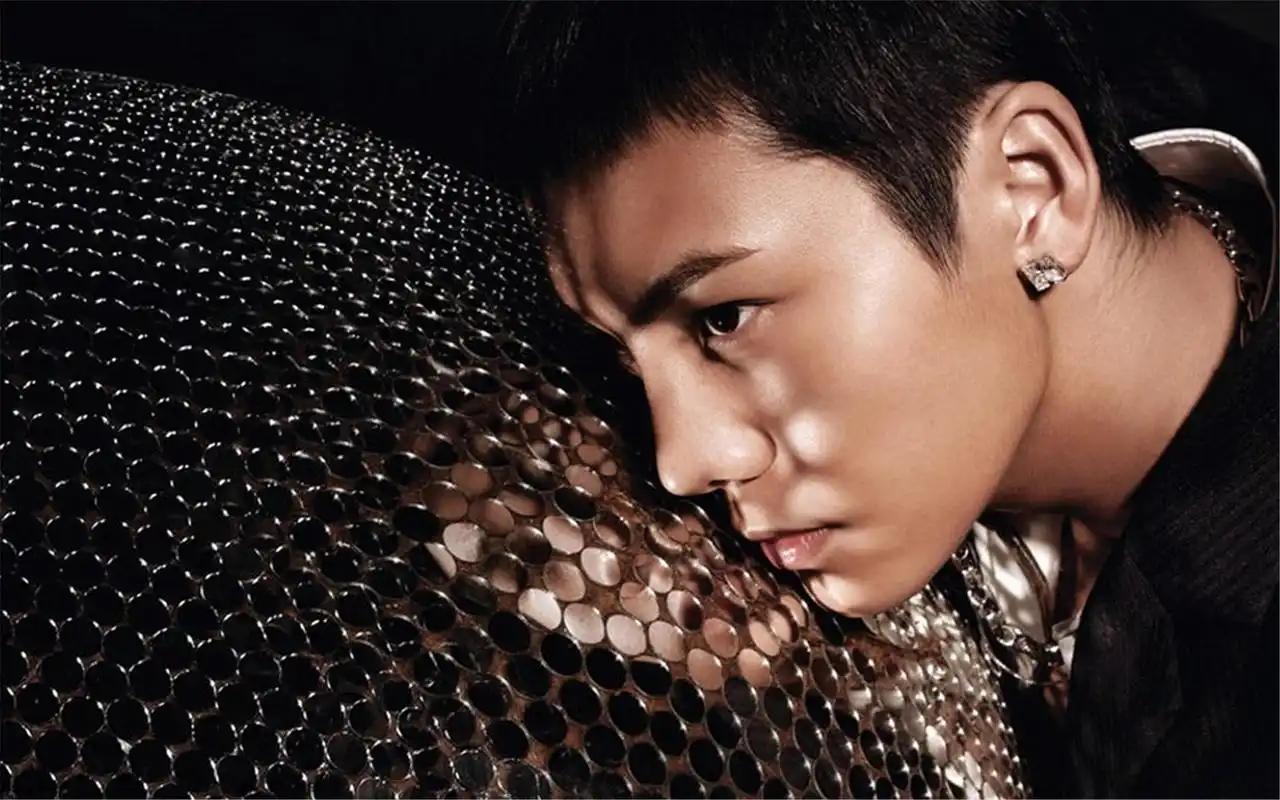 国民小鲜肉陈伟霆帅气型男简约写真桌面壁纸第一辑,是美桌网www.