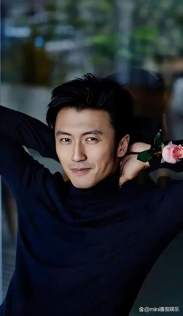 谢霆锋演唱会深v衬衫!行走的荷尔蒙,魅力全开!