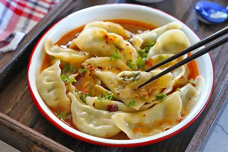 金针菇你还在凉拌用它做饺馅包饺子好吃到哭吃两碗都不过瘾