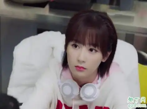 亲爱的热爱的杨紫耳机什么牌子 杨紫同款猫耳耳机价格6