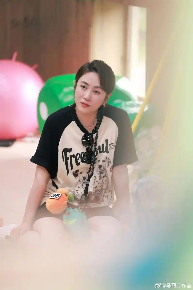 老婆老😘#马丽 #童话 (图来自wb工作室)明天要开学啦 - 抖音