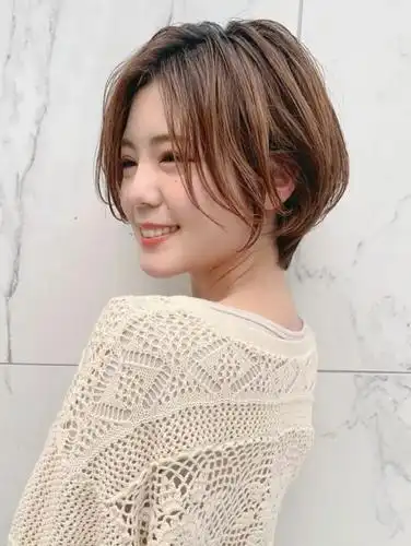 2021春季发型怎么剪?先看看这16款短发,时尚利落还瘦脸