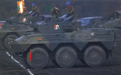 图文:训练的87式装甲侦察车