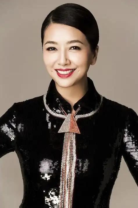 江珊的美,从年轻时候的美艳,到现在的优雅,真的很稳定!