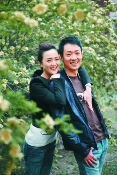 49岁依旧美丽动人朱媛媛与辛柏青的婚姻真如表面般完美无瑕
