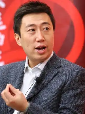 cctv-2《对话》栏目主持人陈伟鸿搜狐聊两会