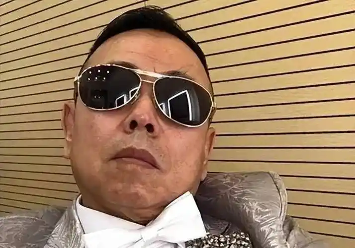 正师级干部潘长江,紧急回应全家移民美国,网友:这才是军人气节_直播