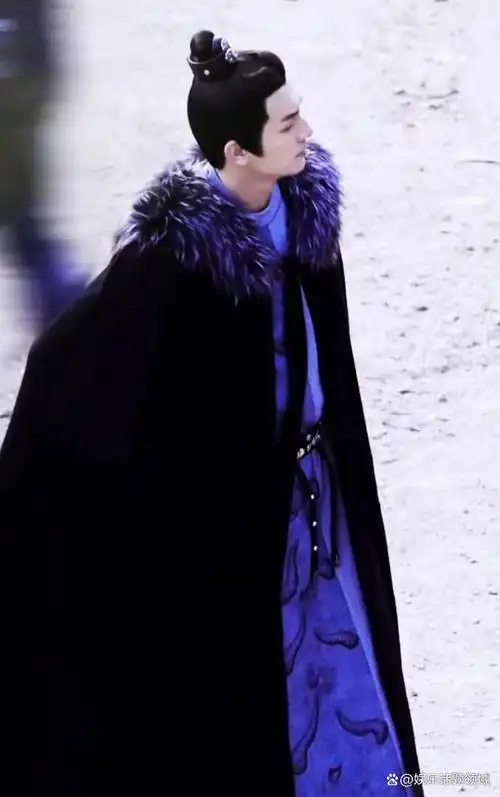 杨旭文长相英俊伟岸真的很令人心动,很喜欢这种阳气十足的男星.