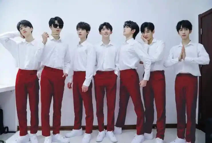 "那些关于时代少年团tnt的文案"