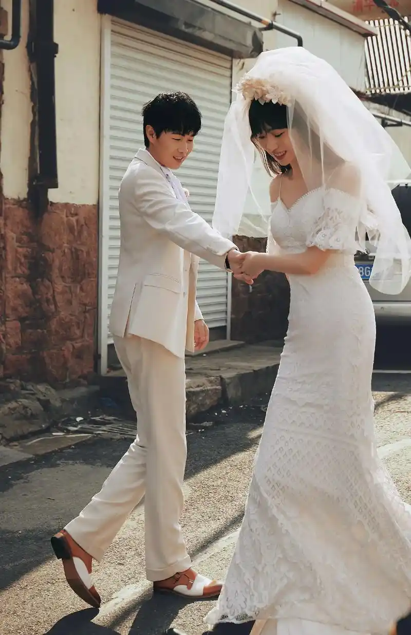 超惊艳的港风街拍婚纱照98一整个爱住.