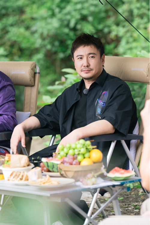 以为只有1米6,真实身高太意外,别被这10位的"幼态脸"给骗了!