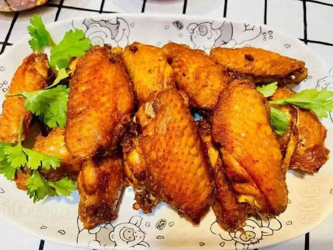 网友分享客家人家常菜蒜香炸鸡翅白灼九