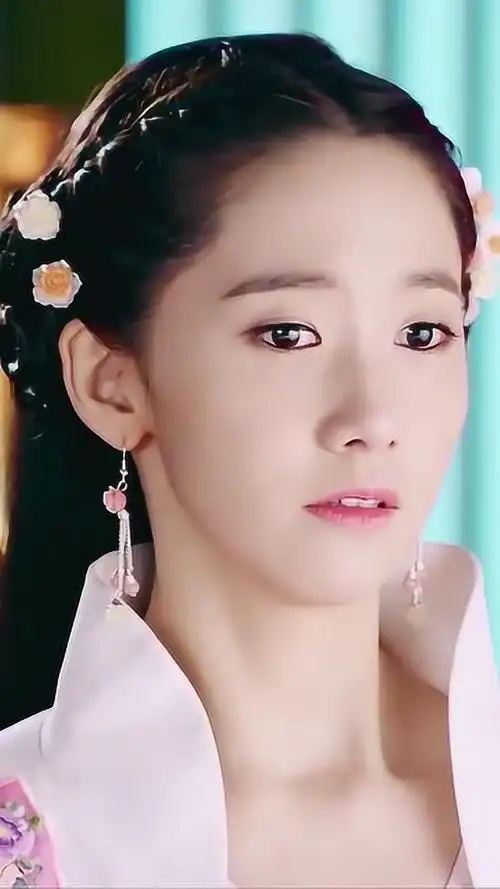 古装允儿依旧是那么美,送你一张夏侯轻衣的动态壁纸!