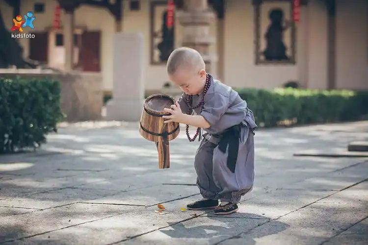 调皮机灵小和尚- kidsfoto枫糖盒子:儿童摄影原创社区,拍娃党首页