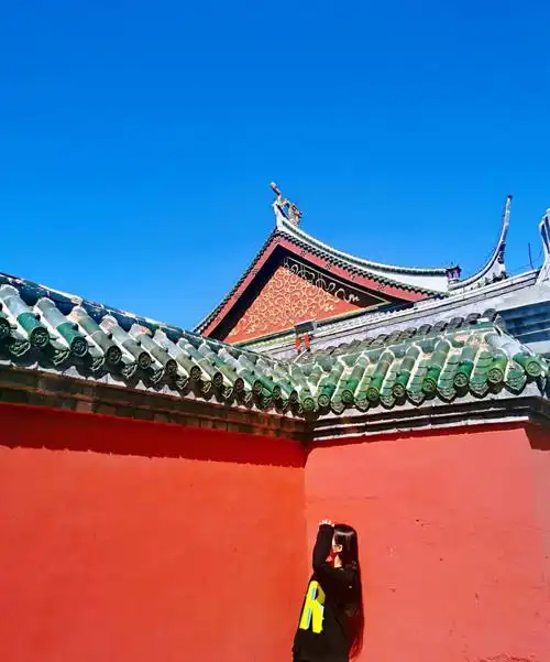 我先去的天后行宫,拿着身份证就可以免费进入,里面感觉不是很大,印象