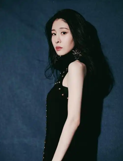 母凭子贵张碧晨为爱生女获2亿补偿为何华晨宇不愿娶她