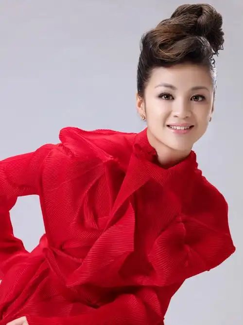 p>李雪,出生于广西壮族自治区桂林市恭城瑶族自治县, a target="