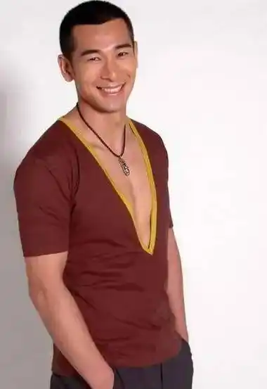 "功夫巨星"赵文卓:和梅艳芳相恋多年,转身娶小八岁的张丹露!