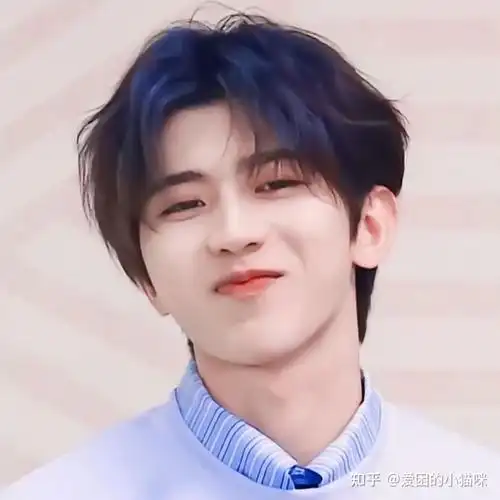 想要蔡徐坤在跑男小丑那一集的笑的动图真的超级可爱谢谢