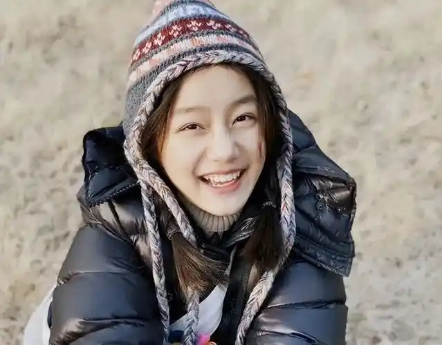 赵薇"女儿"因长得太好看,被全网禁止整容,如今16岁变化太大