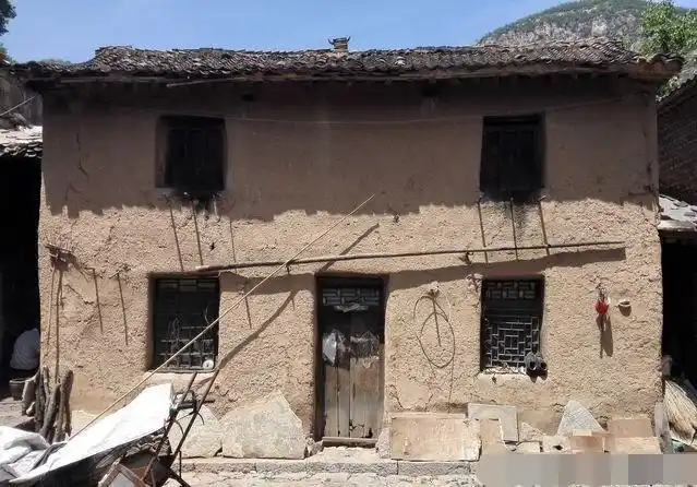 为什么总有人喜欢到农村收旧房子?农村的优势告诉你,旧房子值得