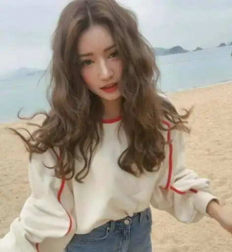 春天就卷这款泡面卷发型,会带来什么样的惊喜呢?