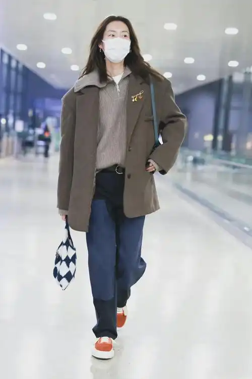 刘雯穿搭时尚 刘雯时尚冬天穿搭图片-图片大观-奇异网