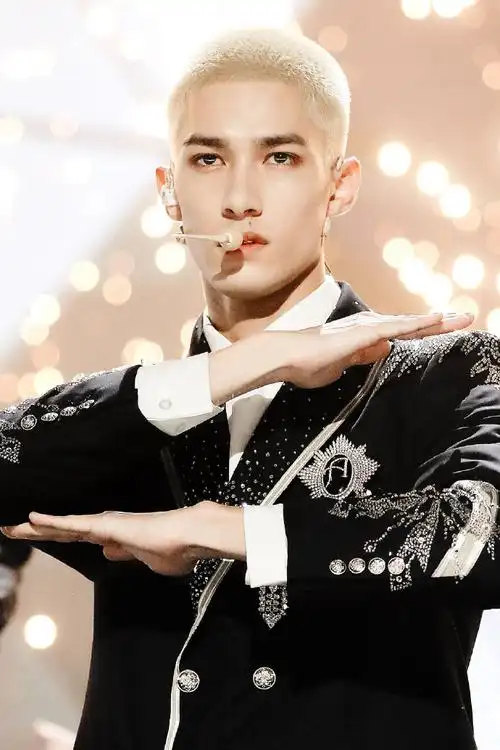 纯甄为米卡撑腰