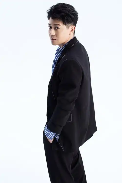 p>张朋,1986年6月27日出生于河北石家庄,中国大陆男演员,主持人,毕业