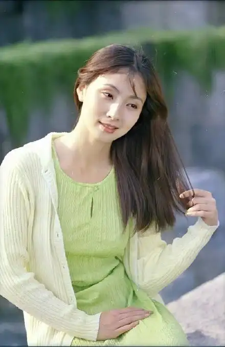 陶虹年轻时旧照曝光笑靥如花美得像仙女